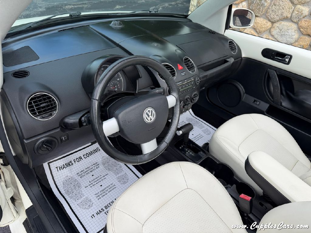 Photo 4 of this VOLKSWAGEN NEW BEETLE