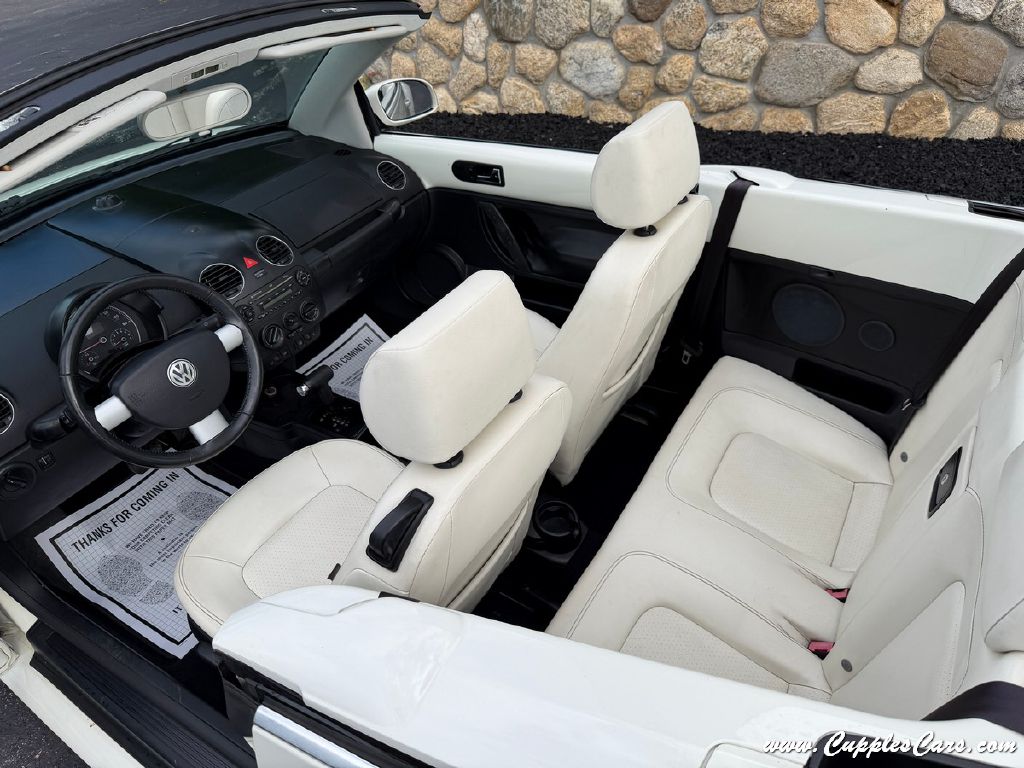 Photo 7 of this VOLKSWAGEN NEW BEETLE