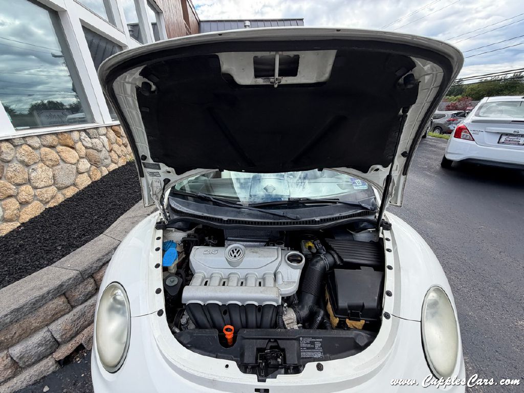 Photo 13 of this VOLKSWAGEN NEW BEETLE