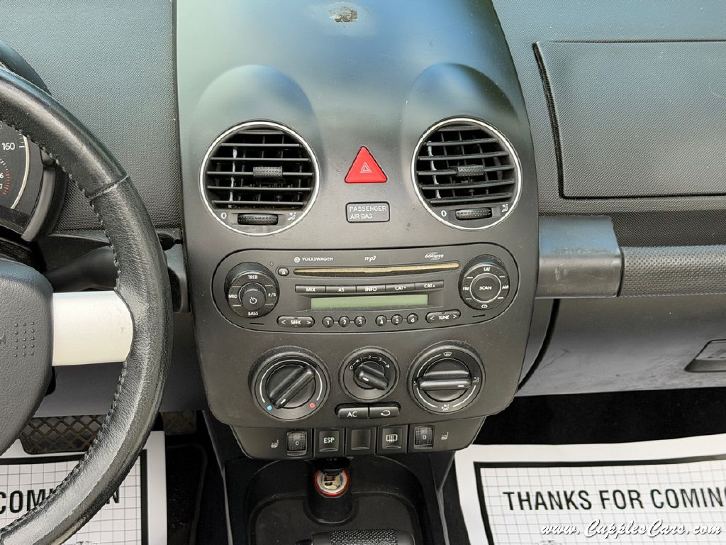Photo 16 of this VOLKSWAGEN NEW BEETLE
