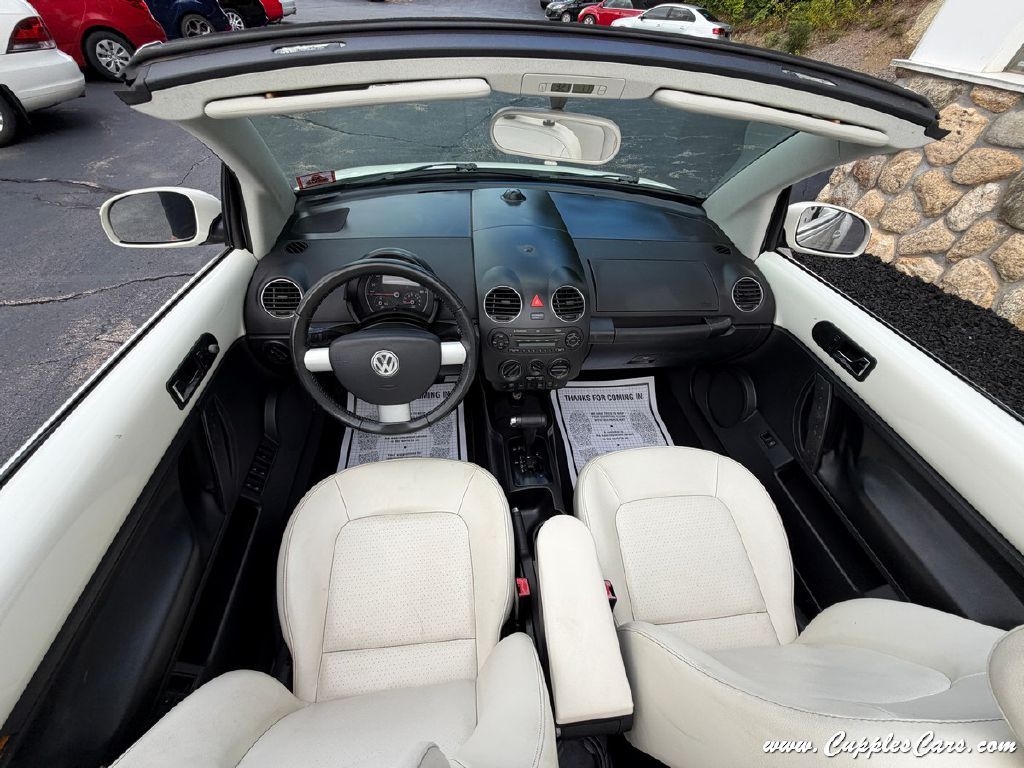 Photo 19 of this VOLKSWAGEN NEW BEETLE