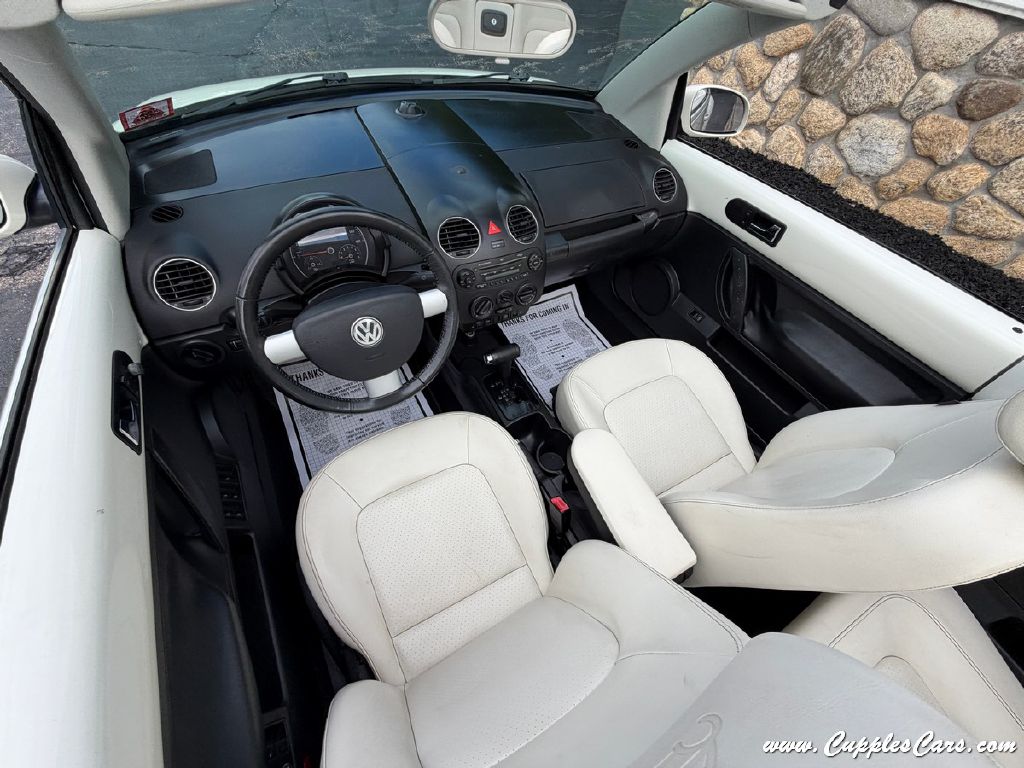 Photo 21 of this VOLKSWAGEN NEW BEETLE