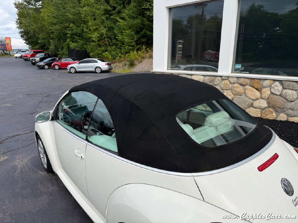 Photo 25 of this VOLKSWAGEN NEW BEETLE