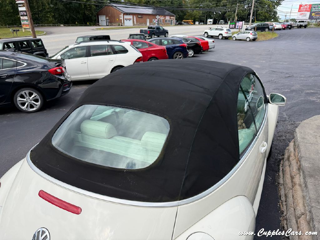 Photo 27 of this VOLKSWAGEN NEW BEETLE