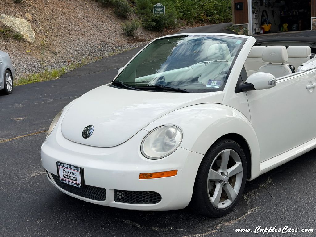 Photo 29 of this VOLKSWAGEN NEW BEETLE