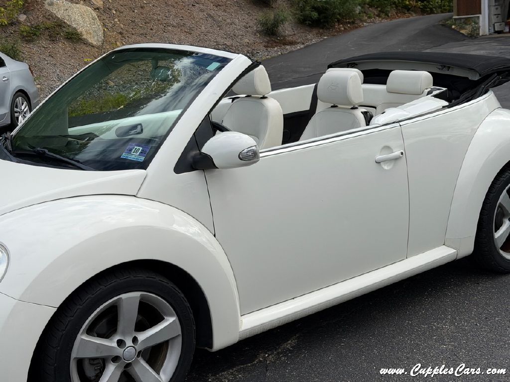 Photo 30 of this VOLKSWAGEN NEW BEETLE