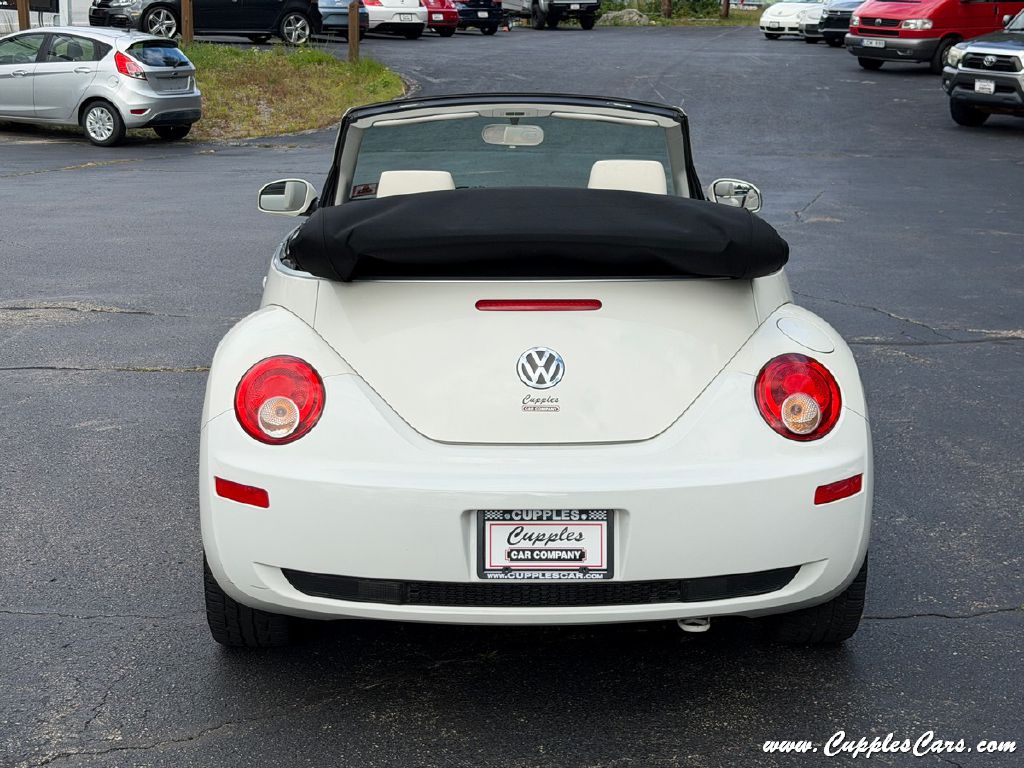 Photo 32 of this VOLKSWAGEN NEW BEETLE