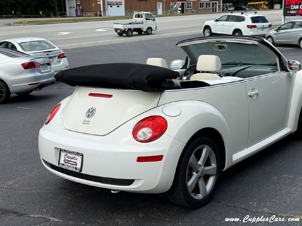 Photo 33 of this VOLKSWAGEN NEW BEETLE