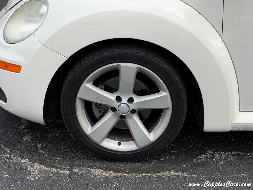 Photo 39 of this VOLKSWAGEN NEW BEETLE