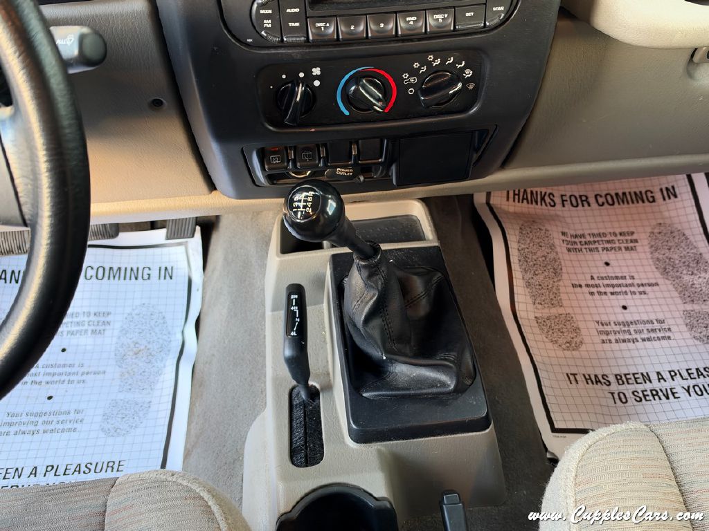 Photo 20 of this JEEP WRANGLER / TJ