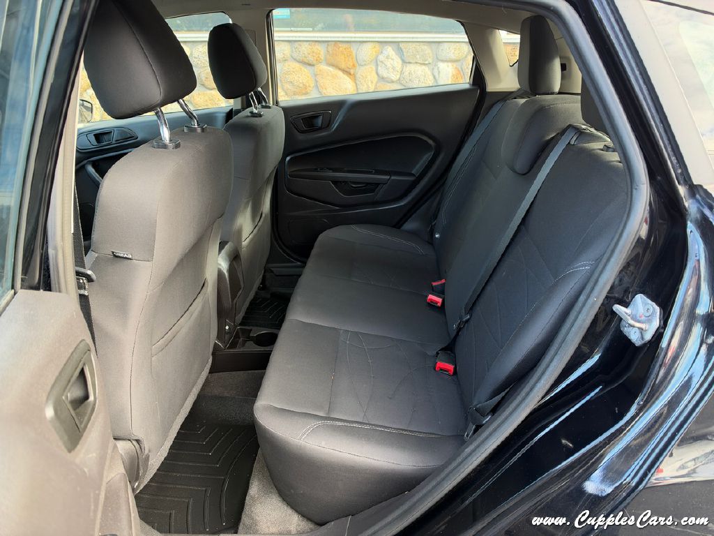 Photo 6 of this FORD FIESTA