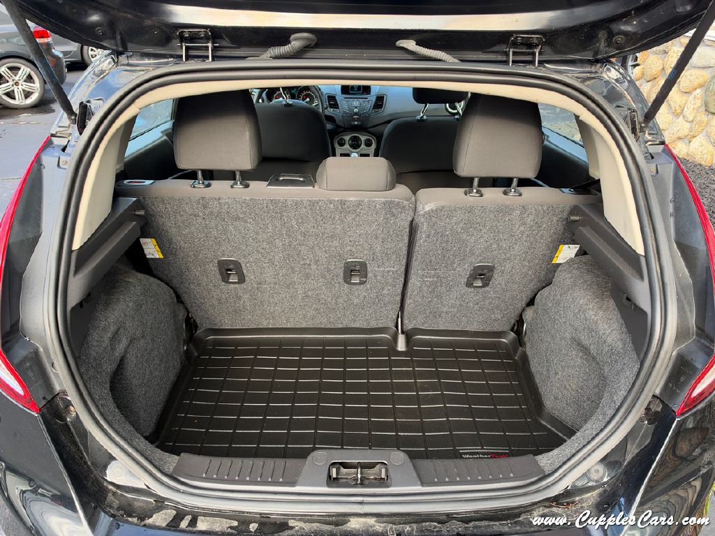 Photo 7 of this FORD FIESTA