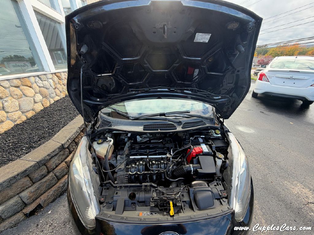 Photo 12 of this FORD FIESTA