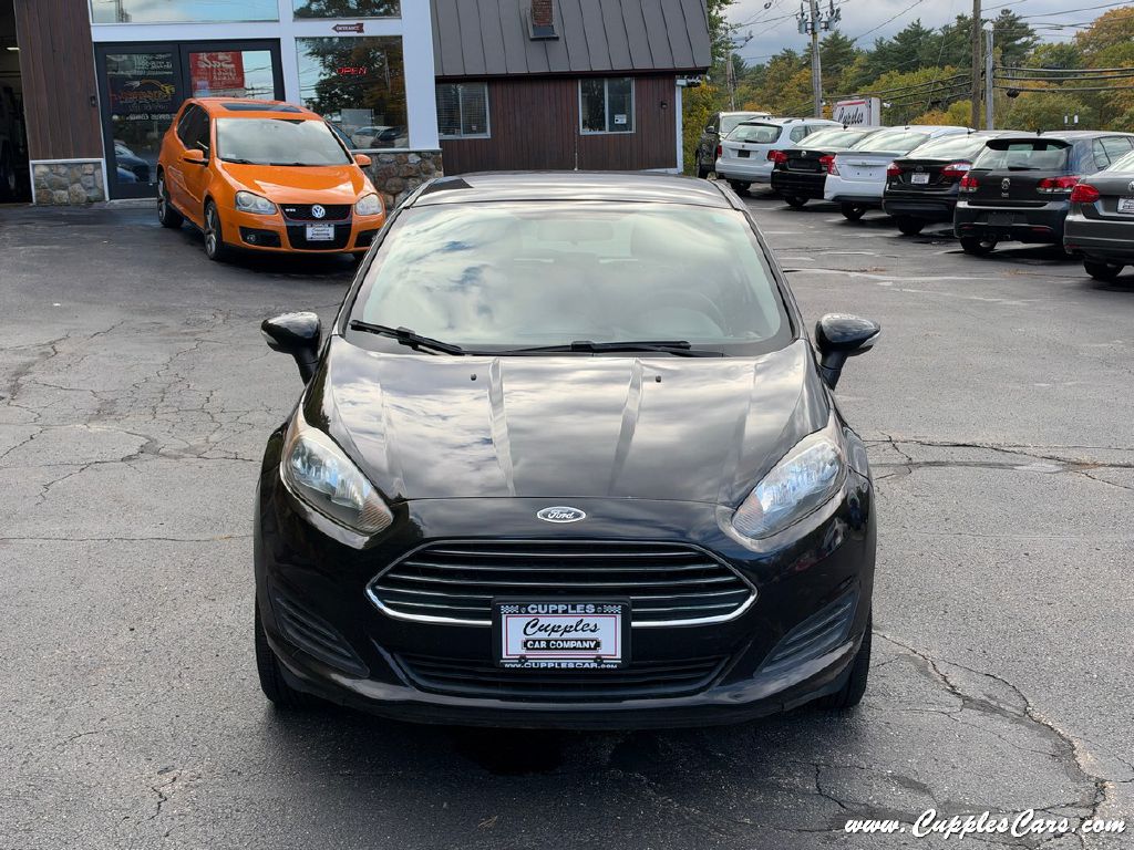 Photo 22 of this FORD FIESTA