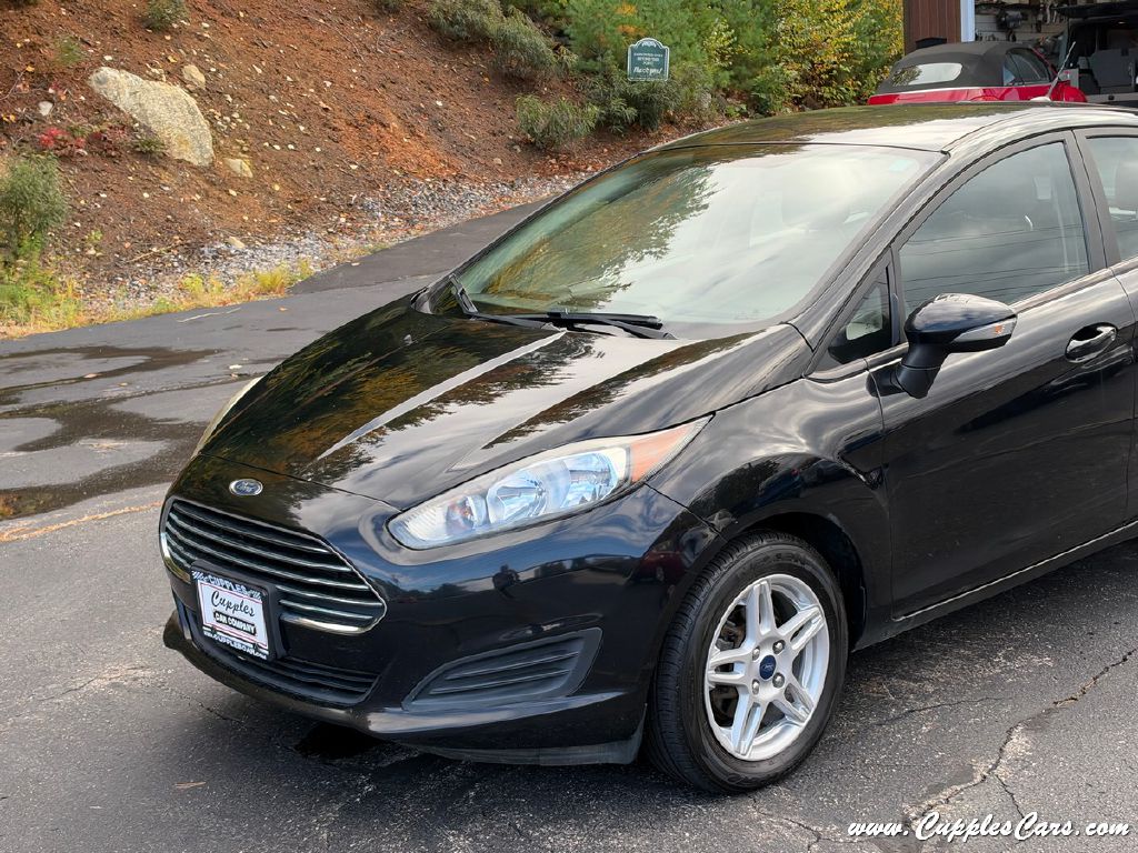 Photo 23 of this FORD FIESTA
