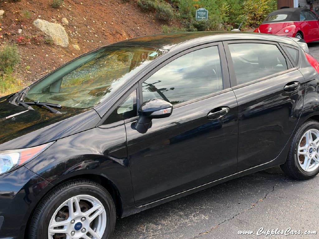 Photo 24 of this FORD FIESTA