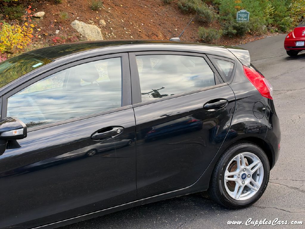 Photo 25 of this FORD FIESTA