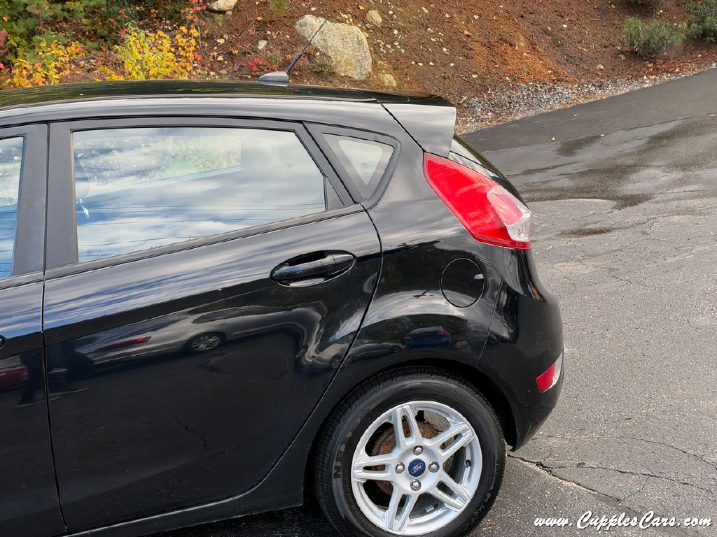 Photo 26 of this FORD FIESTA