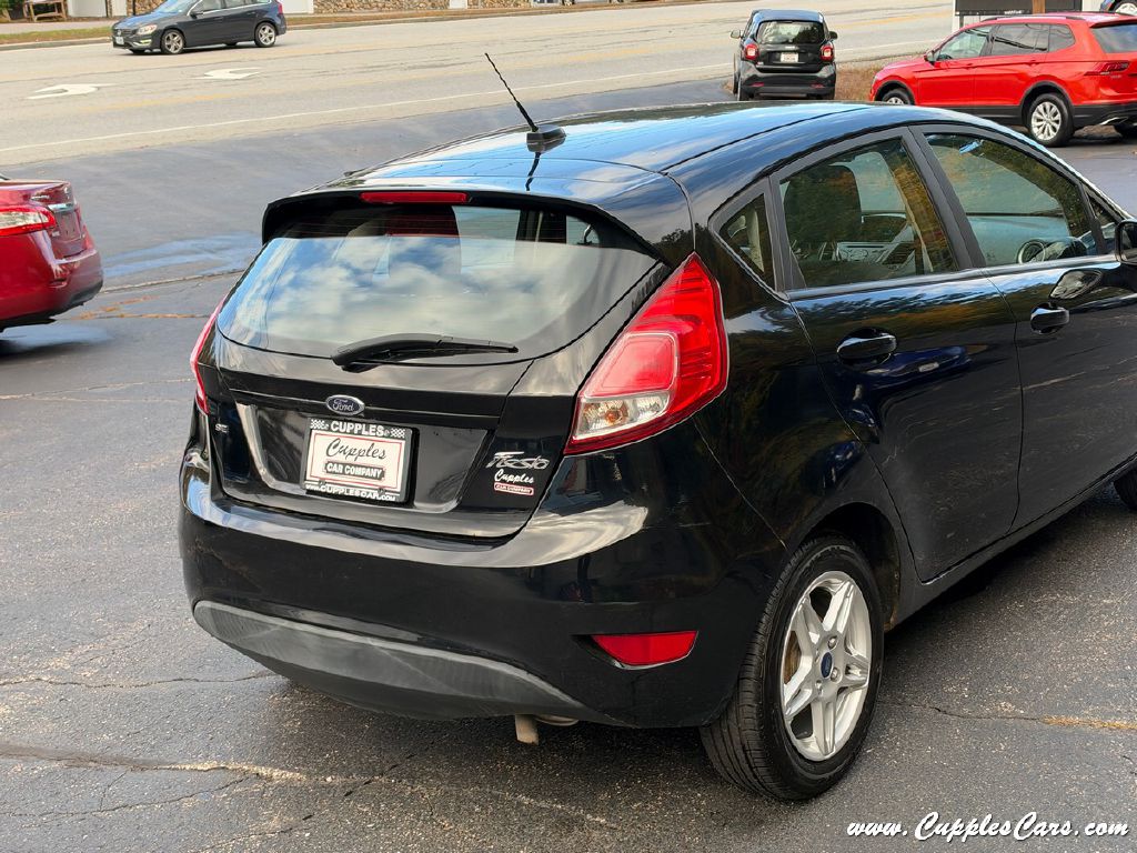 Photo 28 of this FORD FIESTA