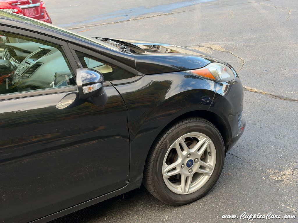 Photo 31 of this FORD FIESTA