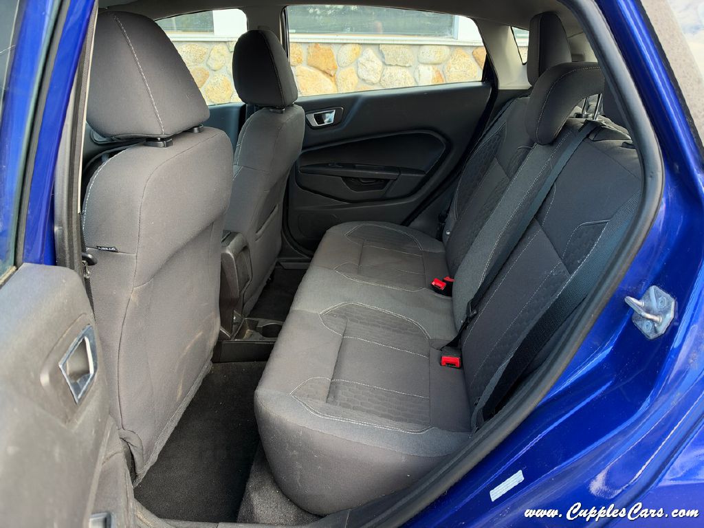 Photo 6 of this FORD FIESTA