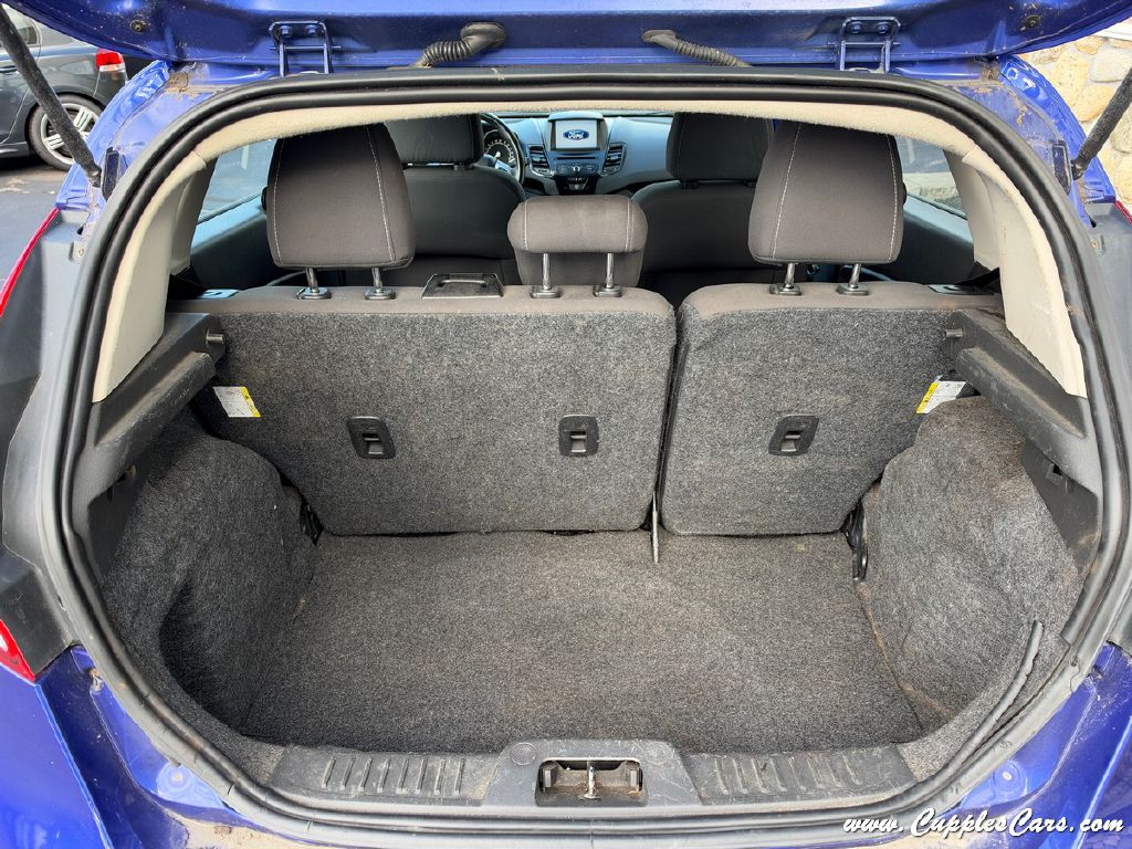 Photo 7 of this FORD FIESTA