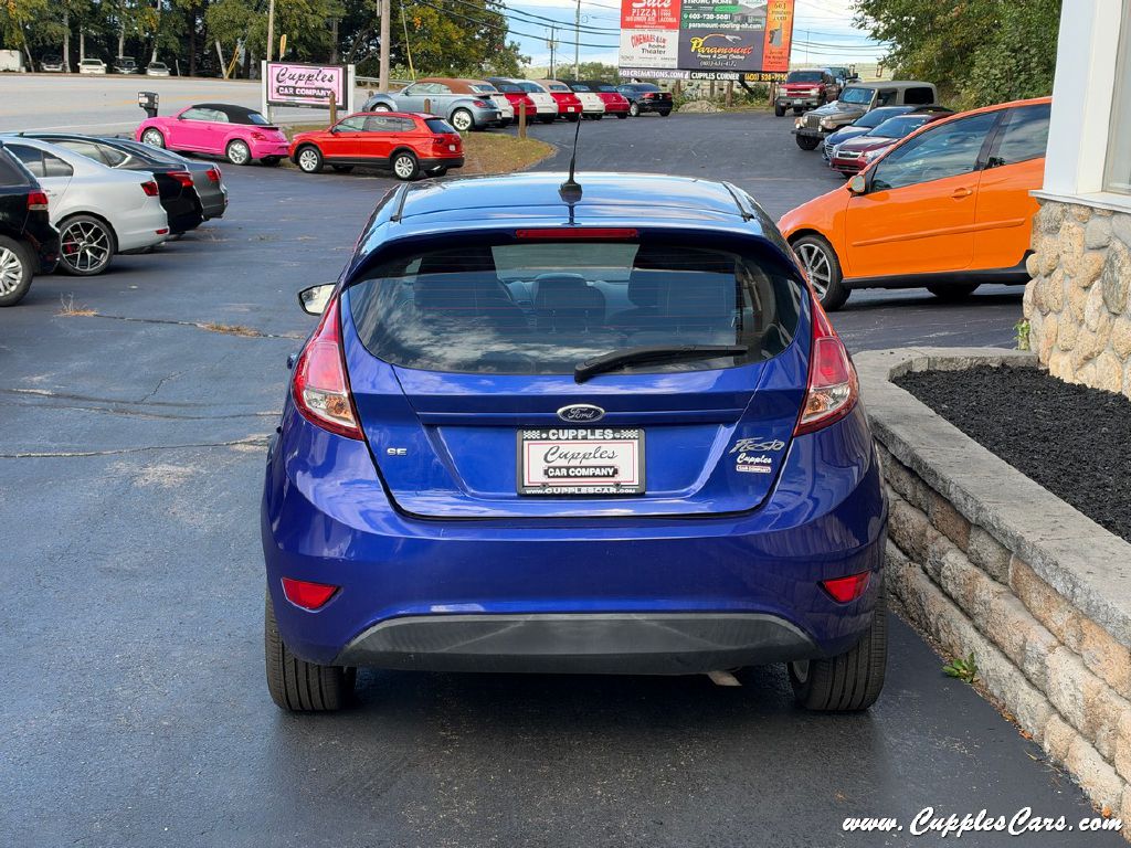 Photo 9 of this FORD FIESTA