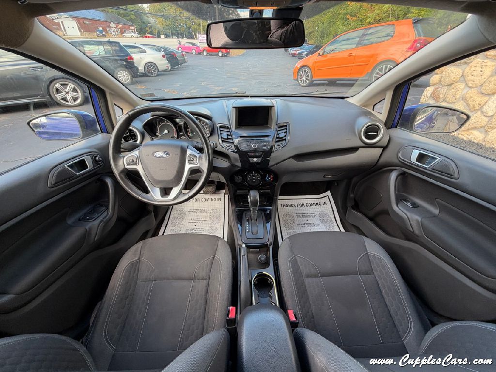 Photo 19 of this FORD FIESTA