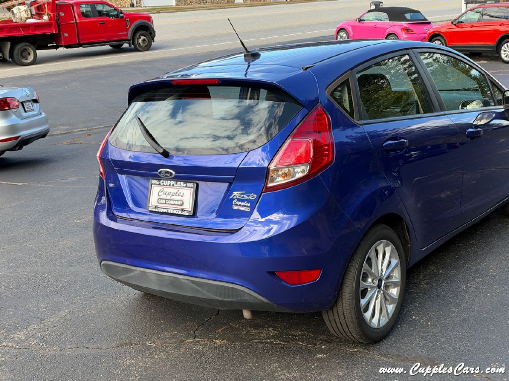 Photo 29 of this FORD FIESTA