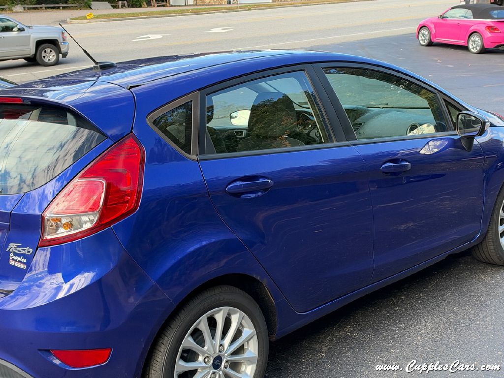 Photo 30 of this FORD FIESTA