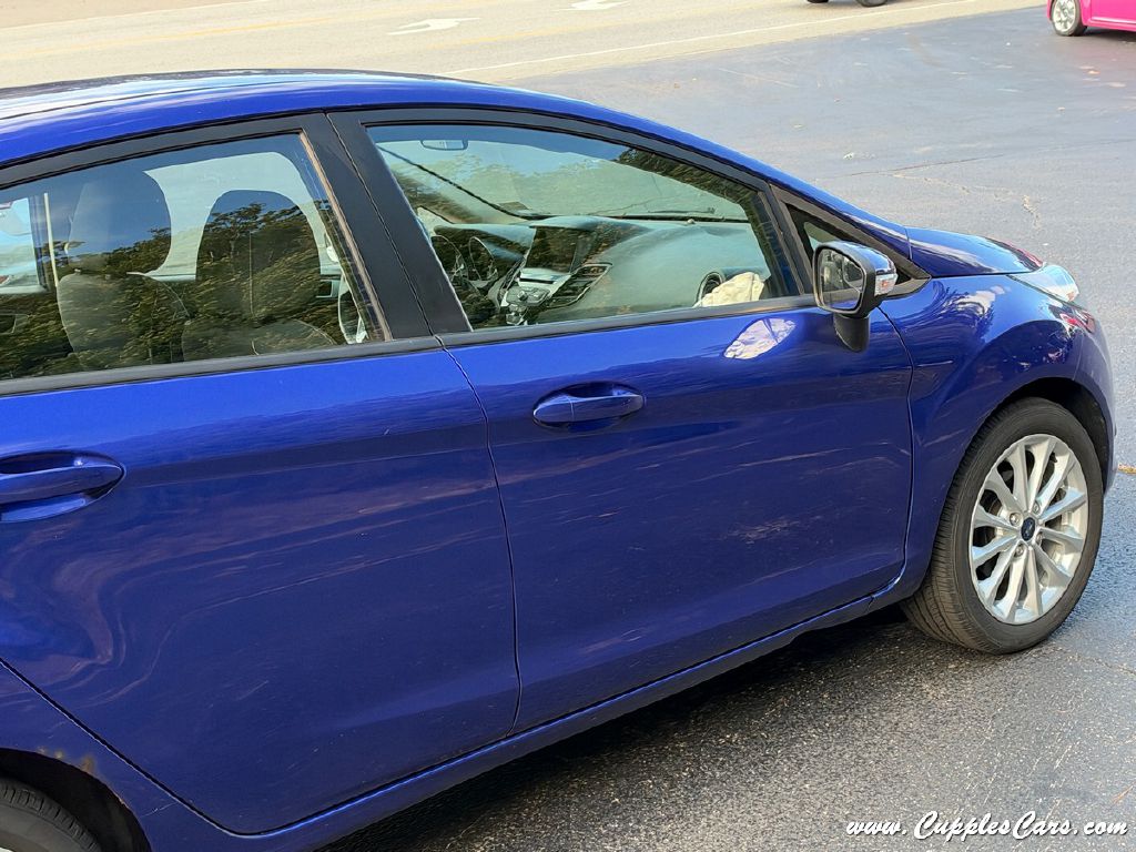 Photo 31 of this FORD FIESTA