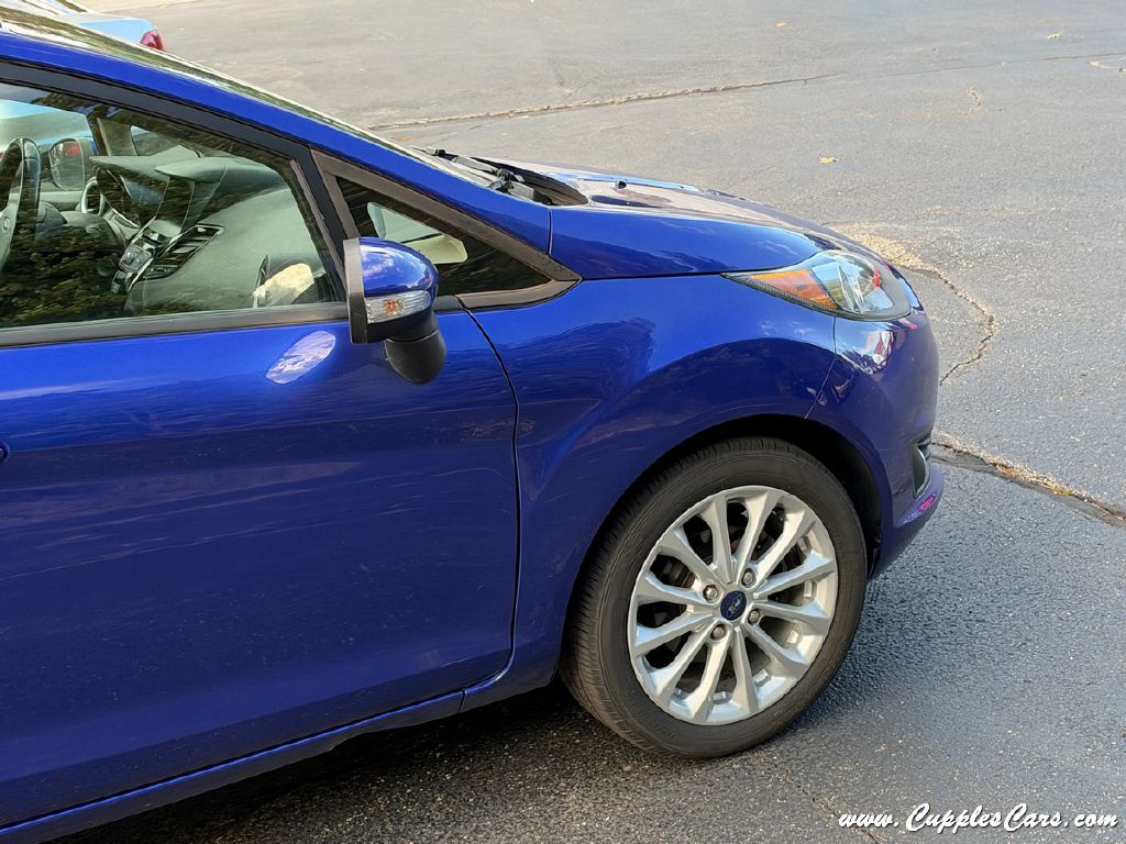 Photo 32 of this FORD FIESTA