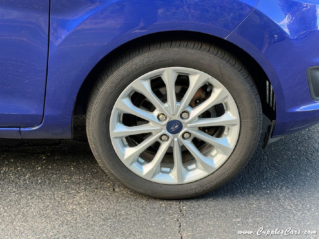 Photo 33 of this FORD FIESTA