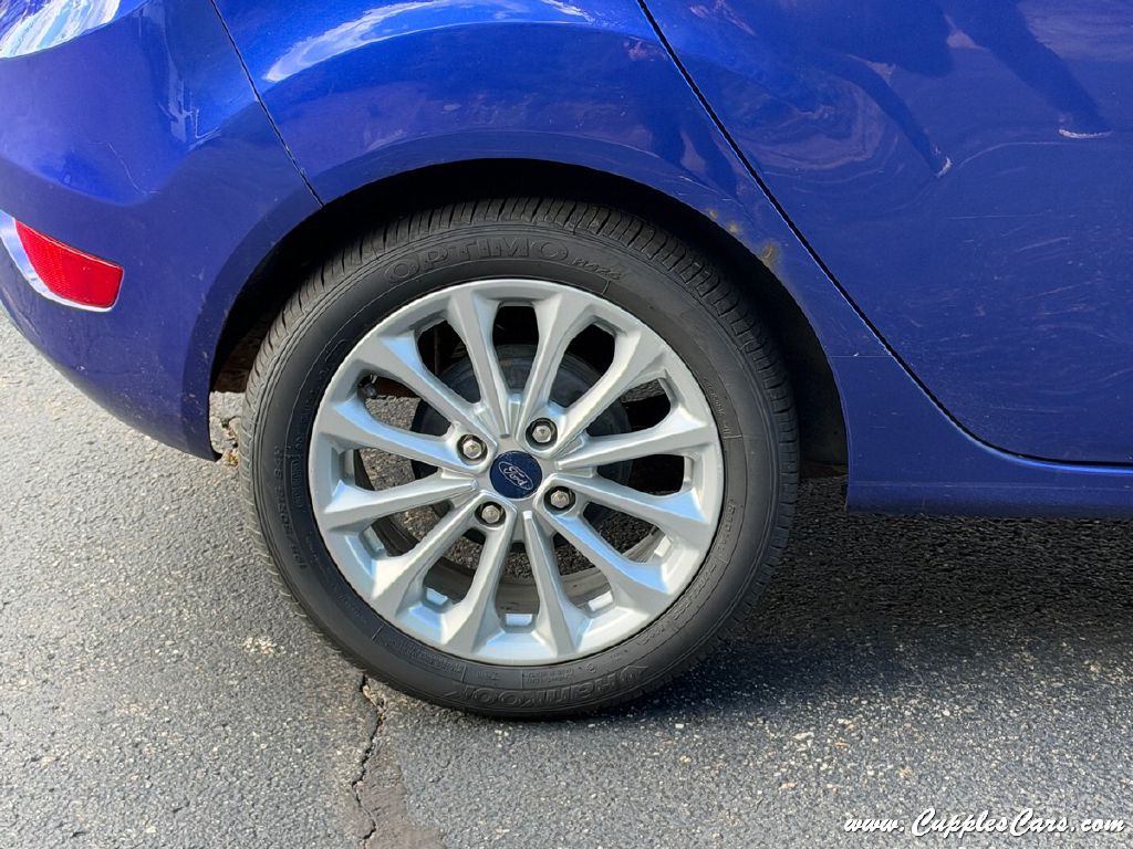 Photo 34 of this FORD FIESTA