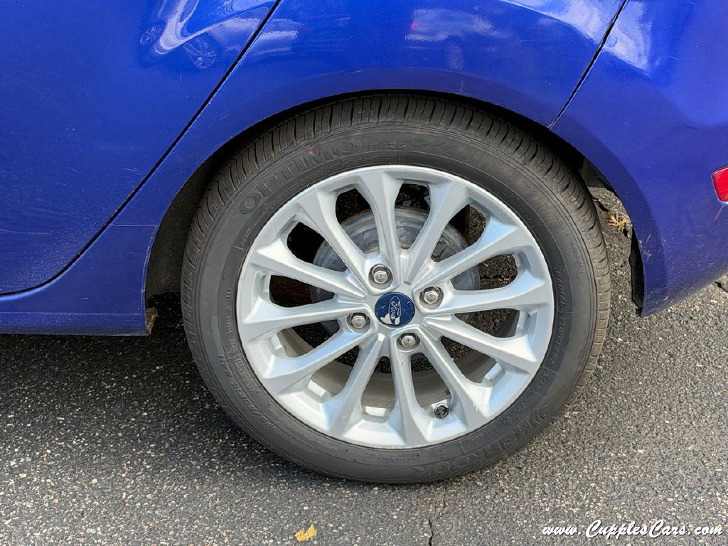 Photo 35 of this FORD FIESTA
