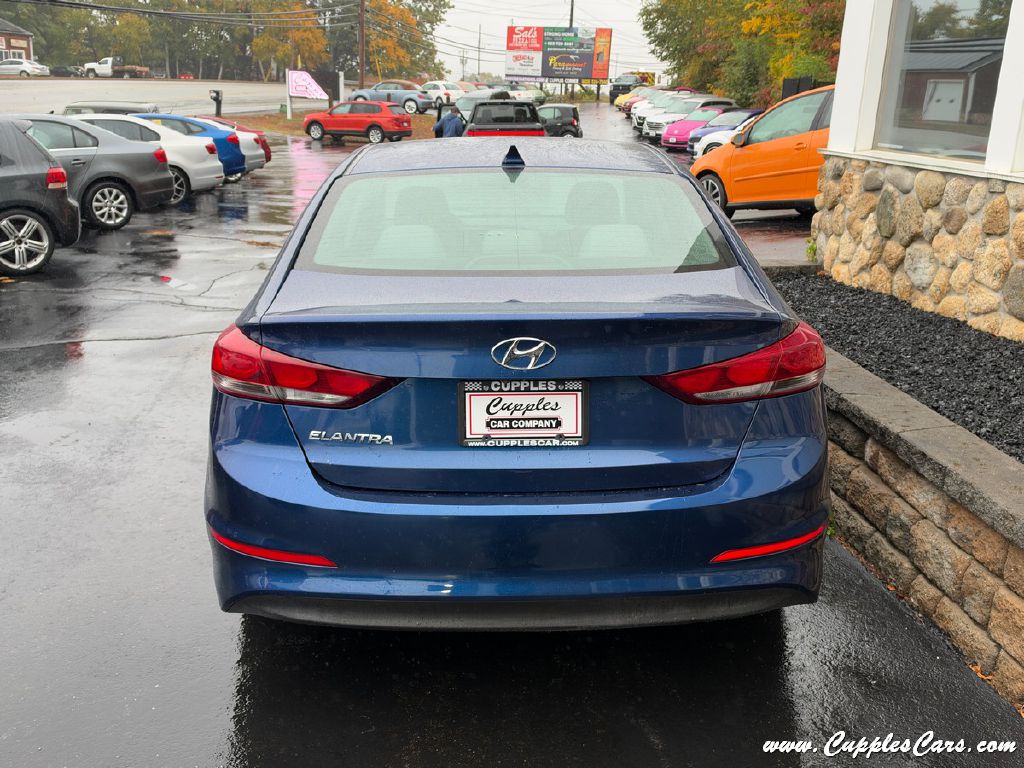 Photo 7 of this HYUNDAI ELANTRA
