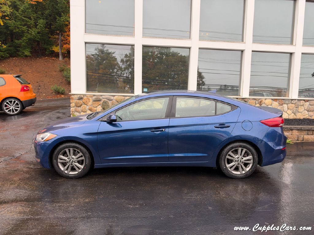 Photo 8 of this HYUNDAI ELANTRA