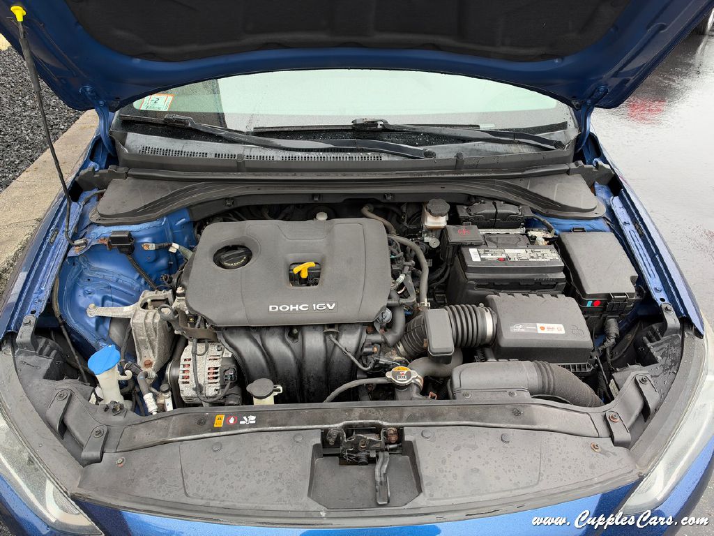 Photo 10 of this HYUNDAI ELANTRA