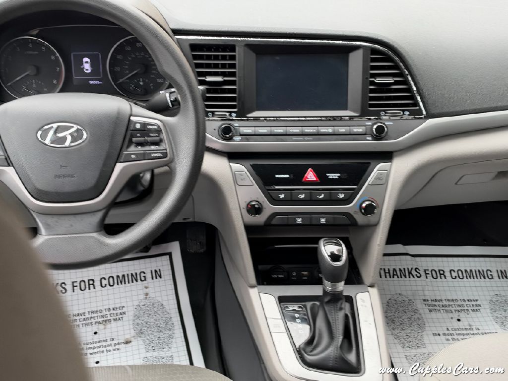 Photo 15 of this HYUNDAI ELANTRA