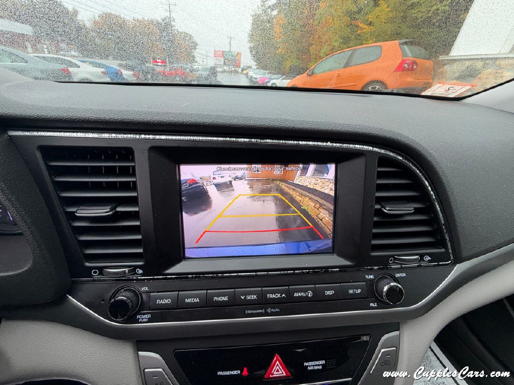 Photo 22 of this HYUNDAI ELANTRA