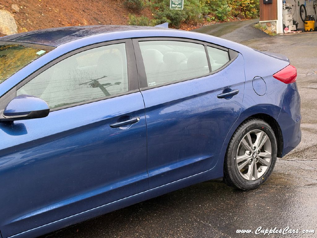 Photo 25 of this HYUNDAI ELANTRA