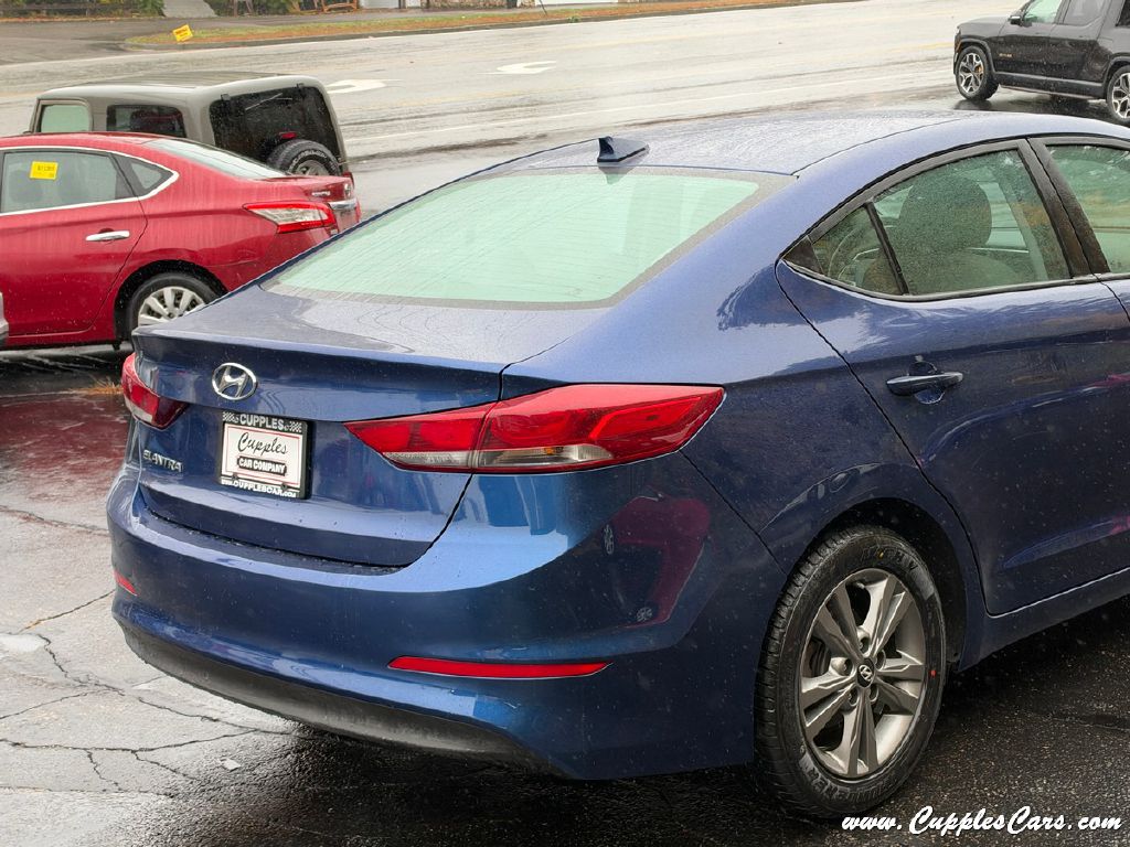 Photo 28 of this HYUNDAI ELANTRA