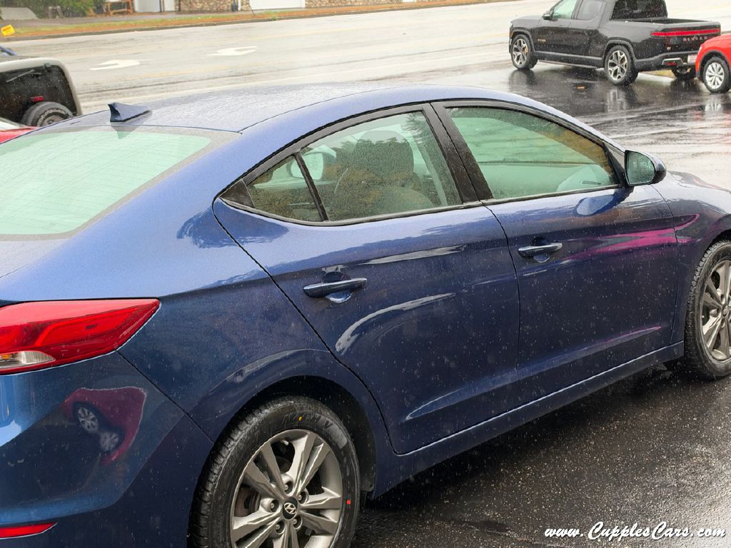 Photo 29 of this HYUNDAI ELANTRA