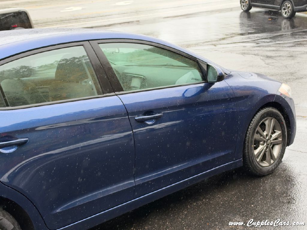 Photo 30 of this HYUNDAI ELANTRA