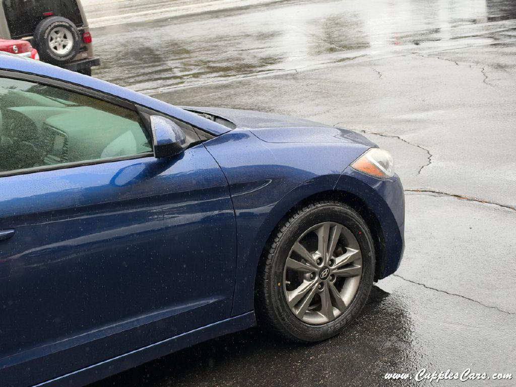Photo 31 of this HYUNDAI ELANTRA