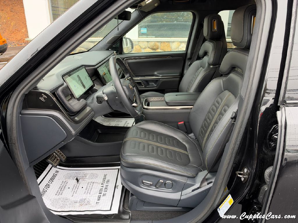 Photo 3 of this RIVIAN R1T