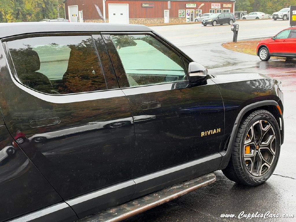Photo 32 of this RIVIAN R1T