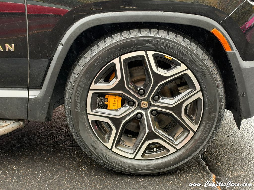 Photo 34 of this RIVIAN R1T
