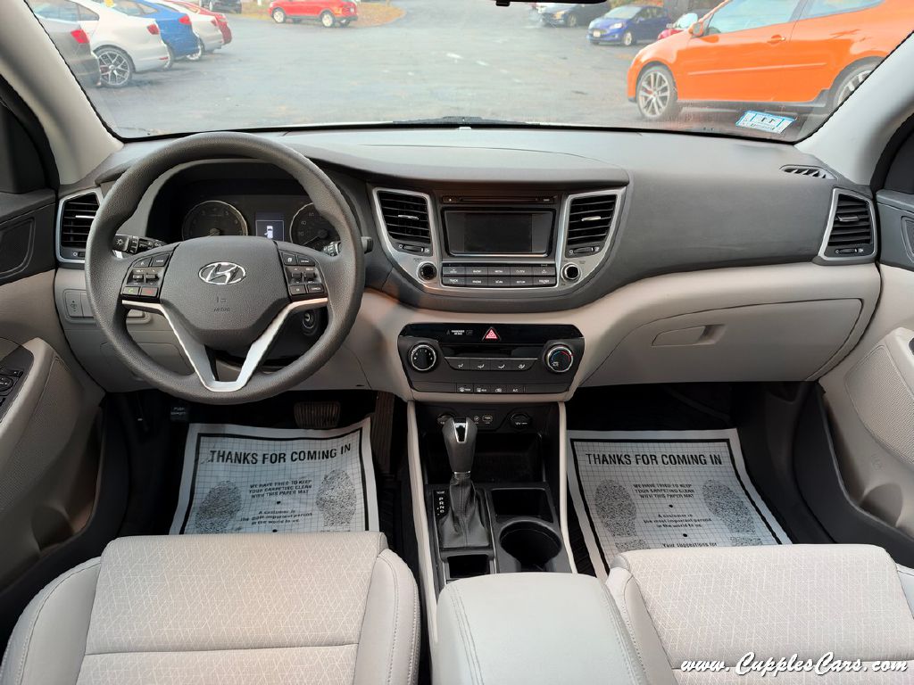 Photo 14 of this HYUNDAI TUCSON