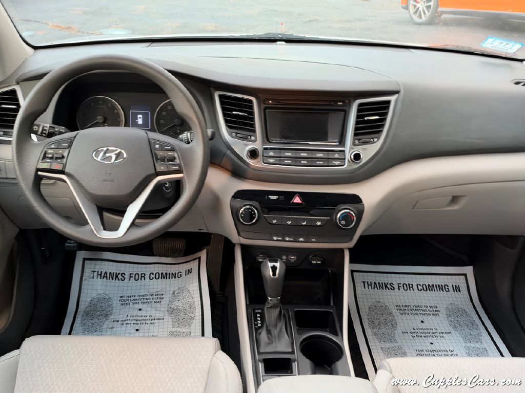 Photo 17 of this HYUNDAI TUCSON